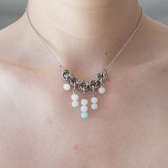 Vintage antique V-shaped pearl necklace with a small silver chain - Picture 4 of 8